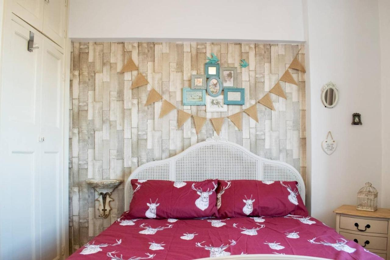 Beautifully Decorated Contemporary 2 Bedroom Flat Лондон Экстерьер фото